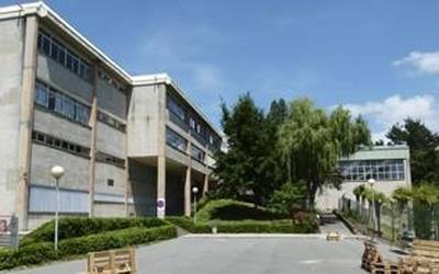 Matematika eta biologia irakasle lanpostu eskaintza