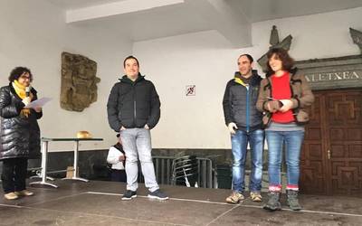Txillarreko barazkiak eta Julian Villenaren eztia saritu dituzte Debako Soro Ferian