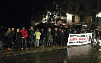 Urtea hasi denetik sei langile hil direla salatu dute herritarrek