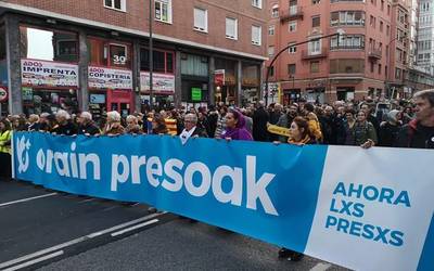 Euskal presoen eskubideen aldeko aldarriak milaka lagun batu ditu beste behin Baionan eta Bilbon