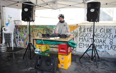 Hasi dute Holz und Blech musika elektronikoaren jaialdia