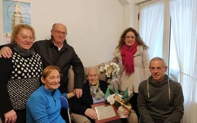 100 urte bete ditu Eugeni Eginok