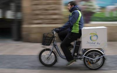 Etxez etxeko 1.663 banaketa egin zituen Dendak Baik iaz, 2018an baino %16 gehiago