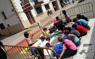 "Aisialdiko begiraleen curriculumak jaso nahi ditugu"
