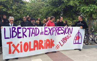 9.700 euroko eskaera fiskala Twitterren idazteagatik