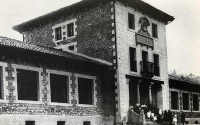 Herriko hezkuntzaren historia argazkitan jasoa