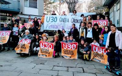 Zornotzako mugimendu feministak kalera irten eta grebara batzeko deia egin du