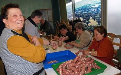 Txerri-hiltzea, elkartzeko aitzakia