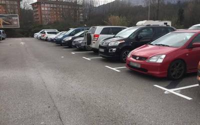 Paduretako aparkalekuan 40 bat ibilgailurentzako lekua gehitu dute
