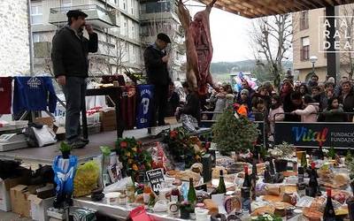 Tokiko produktuak izan dira San Anton azokaren osagaiak