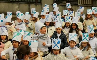 Danborrak astinduz ospatu dute San Sebastian eguna La Salle ikastetxean