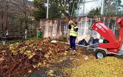 Egurra birrintzeko makina erosi du Udalak