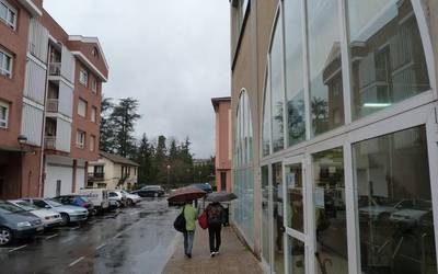Elorrioko kiroldegiaren etorkizuna eztabaida iturri da udalean