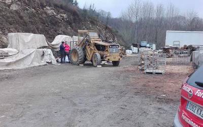 Langile bat hil da lan istripu batean Sunbillan