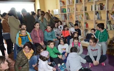 Jende andana bildu da Arantzako udal liburutegiaren inaugurazioan