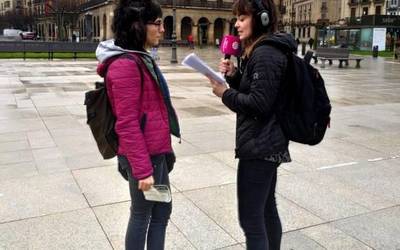 Amaia Zufia: "Hemen egon ezin diren emakumeengatik ere egiten dugu gaur greba"