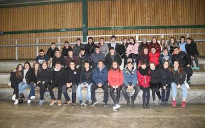 Santa Ageda kantuan eta eskean hasteko gertu