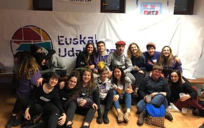 Euskal Udalekuen logo berria aurkeztu dute Oñatin