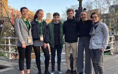 European Youth Parliament topaketan parte hartu dute Jesuitetako sei ikasleek