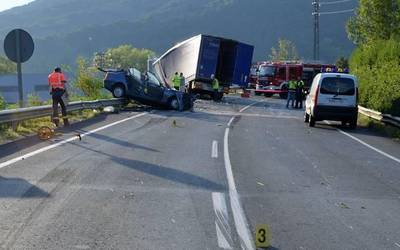 N-121-A errepidean aurreratzeko mugak ezarri ditu Gobernuak