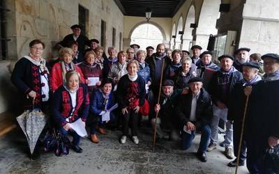 San Joxepe abesbatzako kideak Santa Ageda Kantuan