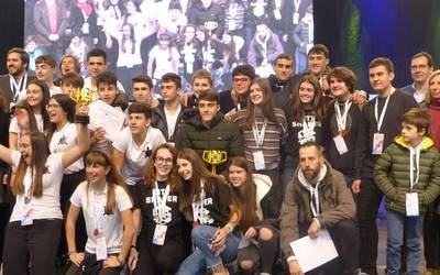 First Lego League lehiaketaren sari banaketa iruditan