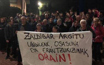 [BIDEOA] Mallabitarrek kezkaz bizi dute Zaldibarko lurrak herriko hondakindegira eramateko aukera