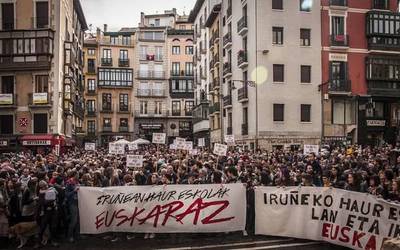Iruñeko haur eskoletako gurasoek batzarra antolatu dute murrizketei erantzuteko