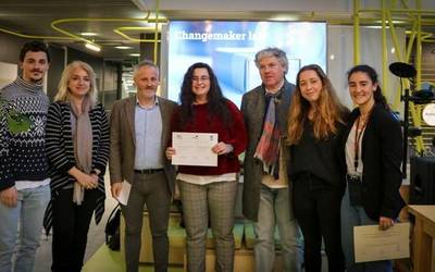 Jatekoak trukatu eta hondakinak murrizteko aplikazioarendako 'ChangeMaker Lab' saria