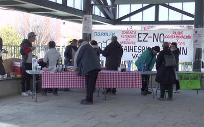 Biala orain! plataformak balkoietako baderolak saltzeko festa antolatu du