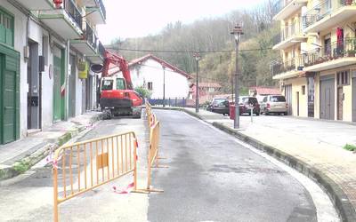 Emeterio Arrese kaleko irisgarritasuna hobetzeko lanak zortzi astez luzatuko dira