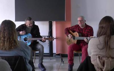 Euskarazko musikaren transmisioa gazteengana iristeko Baga,  Biga, Higa ekimena egin dute Inmakulada Lanbide Ikastolan