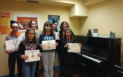 "Esperientzia ederra" bizita bueltatu dira piano-jole gazteak Andoaingo jaialditik