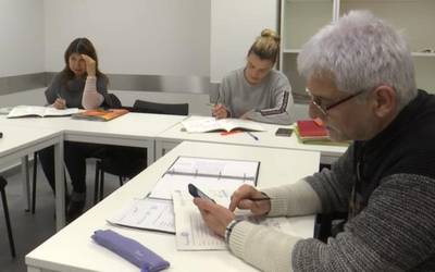 B2 mailara arteko ikasketak doakoak dira dagoeneko EAEn