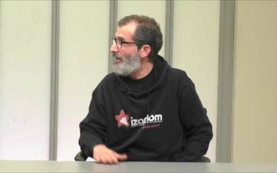 Asier Garaialde: "Internet horren baliabide garrantzitsua izanik, ez dugu onargarri ikusten irabazi asmoa besterik ez duten enpresen esku uztea"