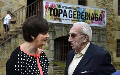 Zaldibarko Koralak Balendin Lasuen omenduko du San Andres elizan, domekan