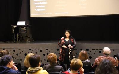"Sexuaren gaineko mitoak deseraikitzeko" hitzaldia eskaini du Laura Moranek