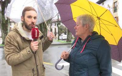 Zirikatzen: Ezohiko galderekin jolasean