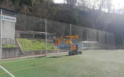 Futbol zelaiko hobekuntza-lanak