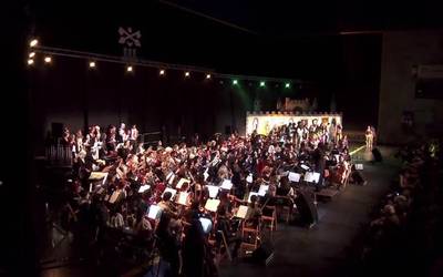 Aratusteetako kontzertuan, 'La vida es Carnaval'