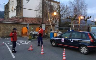 Artzaintzak kontrolak ezarri zituen atzo Oikian