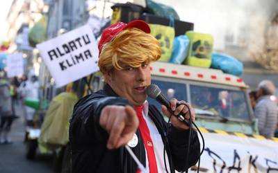 Irudimenak muga gutxi Aretxabaletako Aratusteetan