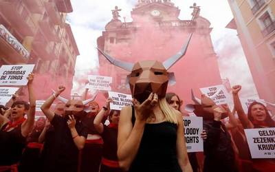 Zezenketen aldeko fundazio batek dio "zientifikoki" tauromakia "ez dela kaltegarria haurrentzat"