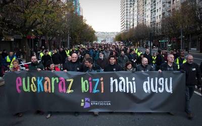 Kontseiluak bat egin du larunbateko manifestazioarekin