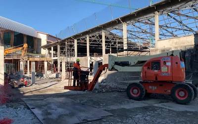 Oñatiko igerileku berriko posteak jasotzen hasi dira