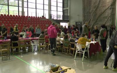 Gazte zein helduentzat festa du helburu  Anttine egunak