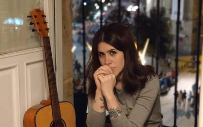 Libe Valverde: "Egun entzuten dudan musika aitari zor diot"