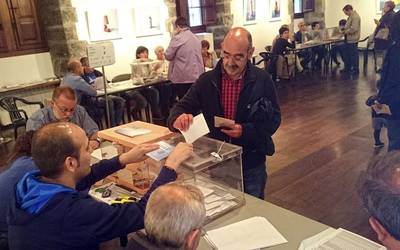 Aukeratu dituzte Eusko Legebiltzarrerako hauteskundeetan mahaietan egon beharko duten kideak