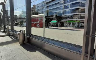 Zer pentsatzen dute herritarrek Algortako metro-geltokiko hesi berriez?