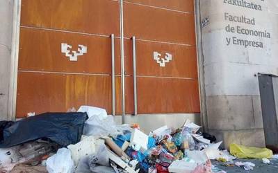Bost asteko grebari ekin diote EHUk eta Hezkuntza Sailak azpikontratatutako garbitzaileek